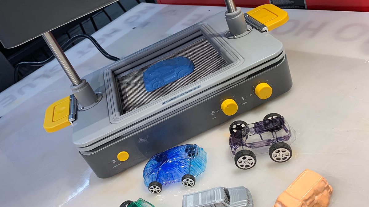 CREATE_EDU_PROJ's tweet photo. 👍Adding new hands-on #STEM experiences doesn't need to cost the earth!  
✔️Why not add a @TeamMayku #FormBox to you toolbox? 
💻A great complimentary piece of kit to rapidly replicate #3dprinted designs. 
▶️Get in touch: enquiries@createeducation.com 

#3ddesign #vacuumformer https://t.co/W6noYAiZ89