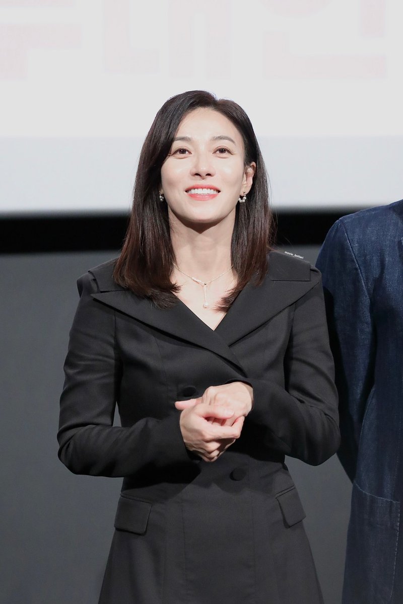 movie_bottari's tweet photo. 220919 늑대사냥 vip시사회 장영남
#늑대사냥 #시사회 #장영남 https://t.co/1Hb8yojdHz