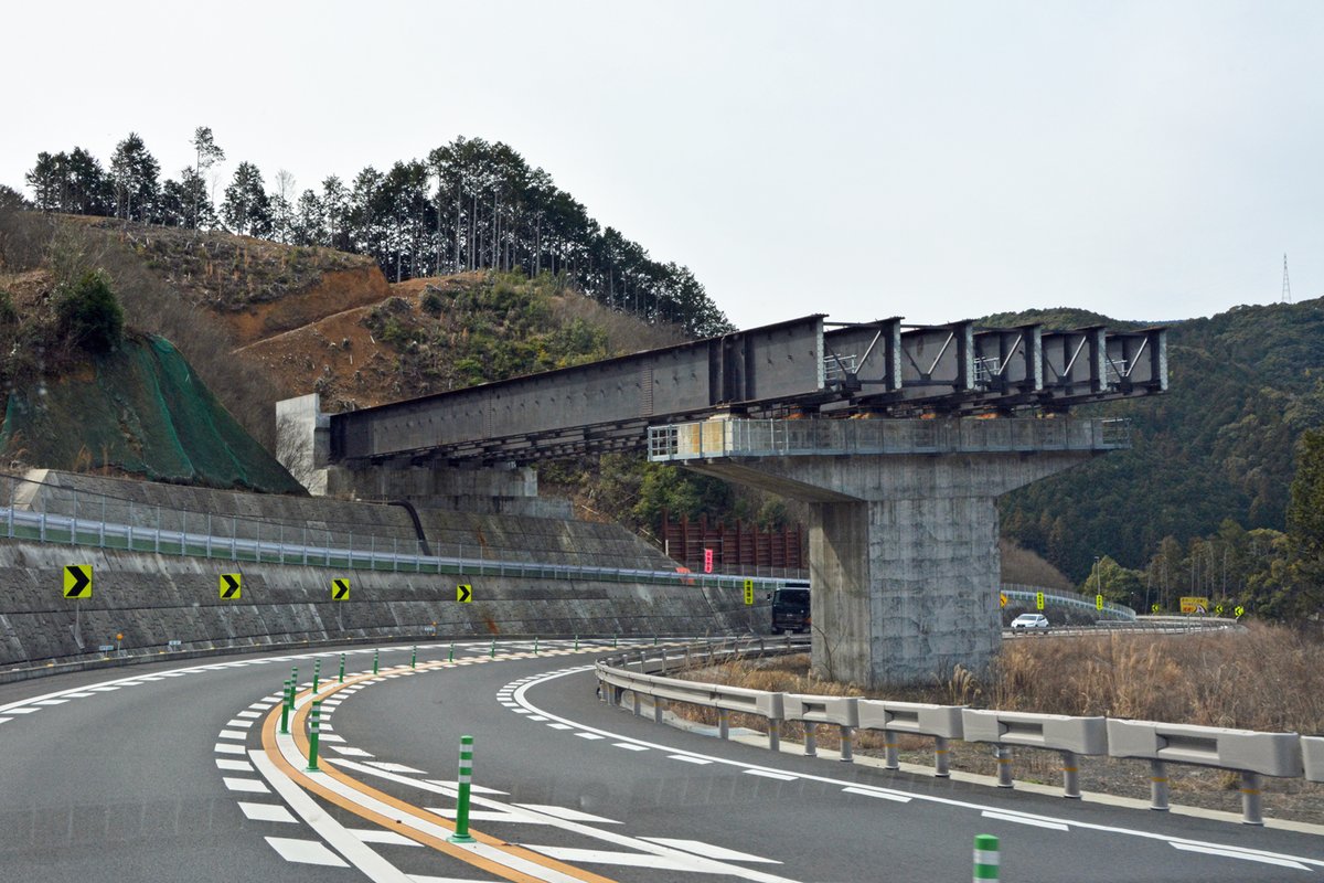 yuuki1009's tweet photo. 2022.09.22【ゆーきのホームページ更新】
道路・E56高知自動車道（下り線）
四万十町西IC⇒黒潮拳ノ川ICを追加しました。
高知県 四万十町－黒潮町を結ぶ。国道56号の片坂地区の交通難所を回避できる国交省所管の無料区間。通称「片坂バイパス」。
https://t.co/Tjg4ab2lfL 
 #ゆーきのホームページ https://t.co/iRjEhvoKCp