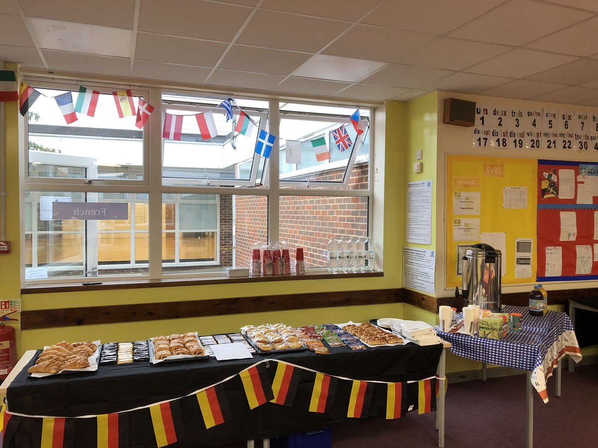 MFLHomewood's tweet photo. @Homewood_School come and see @MFLHomewood for #OpenEvening we have #crepes and other goodies https://t.co/kyYWIrPpbe