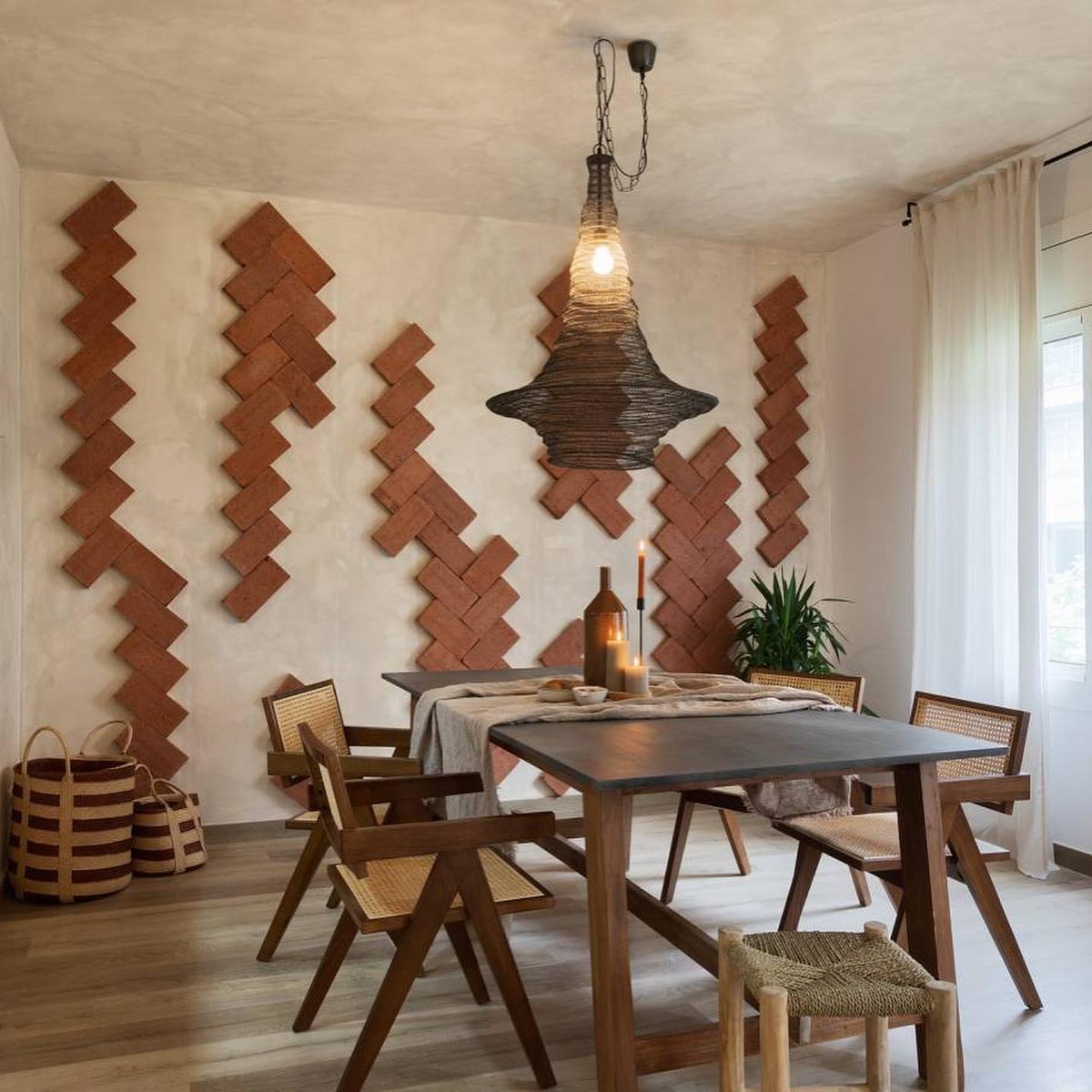 This amazing 2-bedroom Apartment close to Passeig de Gràcia street is now available. #barcelonastyle #rent #interiordesign #spotahome