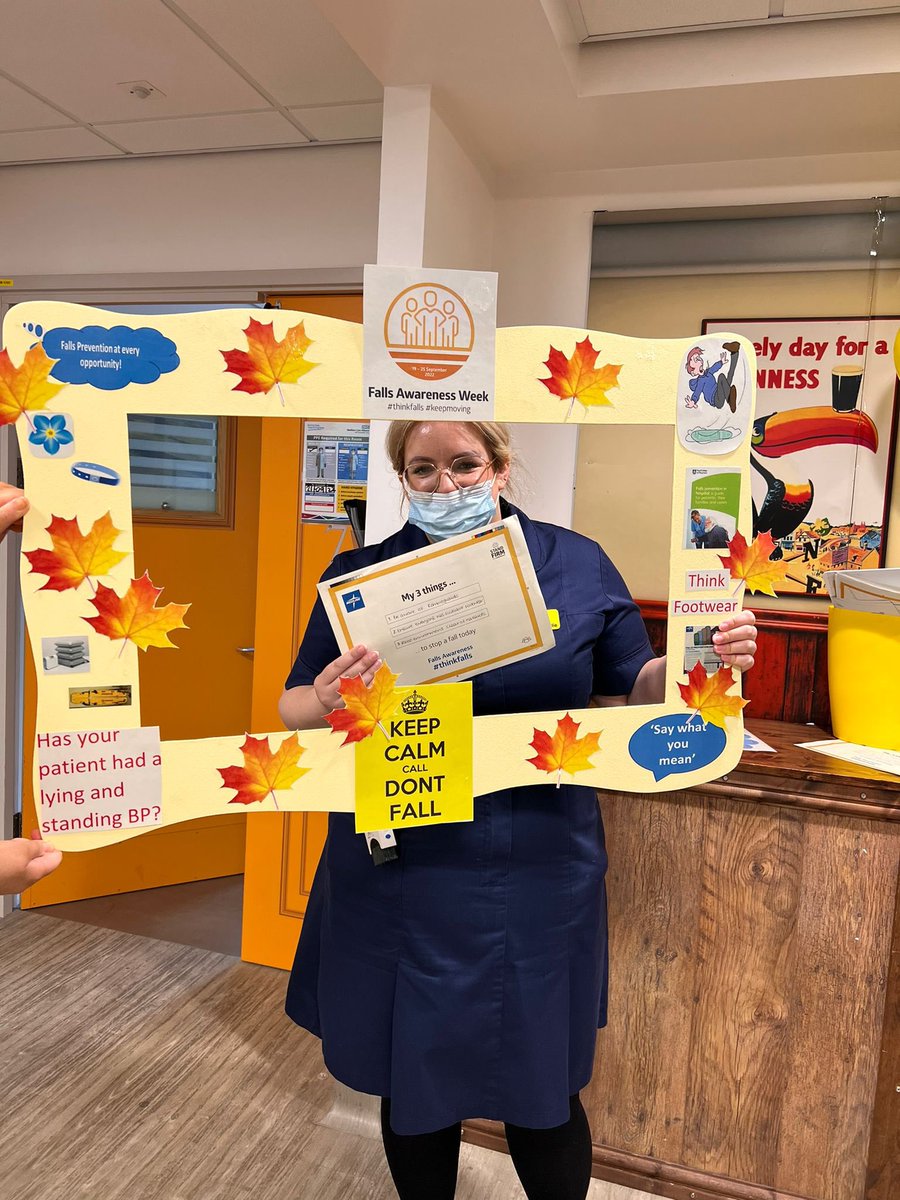 Princessnursey2's tweet photo. #FallsPreventionAwarenessWeek @RochdaleCO_NHS starting the day off at @WolstenholmeIMC 3 things to stop a fall today #thinkfalls #fallsaware 🍁💛🍁💛 https://t.co/qWcZJoL2HK