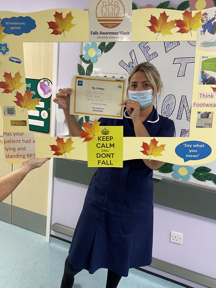 Princessnursey2's tweet photo. #FallsPreventionAwarenessWeek @RochdaleCO_NHS starting the day off at @WolstenholmeIMC 3 things to stop a fall today #thinkfalls #fallsaware 🍁💛🍁💛 https://t.co/qWcZJoL2HK