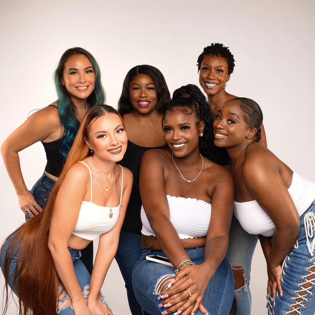 forhercosmetics's tweet photo. #WCW goes out to all the baddies putting in that work achieving their goals and making power moves 💅🏾A #forherbabe is a baddie both in the professional and personal atmosphere. When we walk in we turn heads and not just because of our looks but because of our presence 💎 https://t.co/8rJilbTDH0