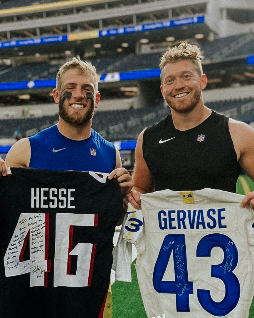 HawkeyeFootball's tweet photo. #NFLHawks

@jakegervase10 🤝 @trueblue_hesse https://t.co/FHaClS5uFV