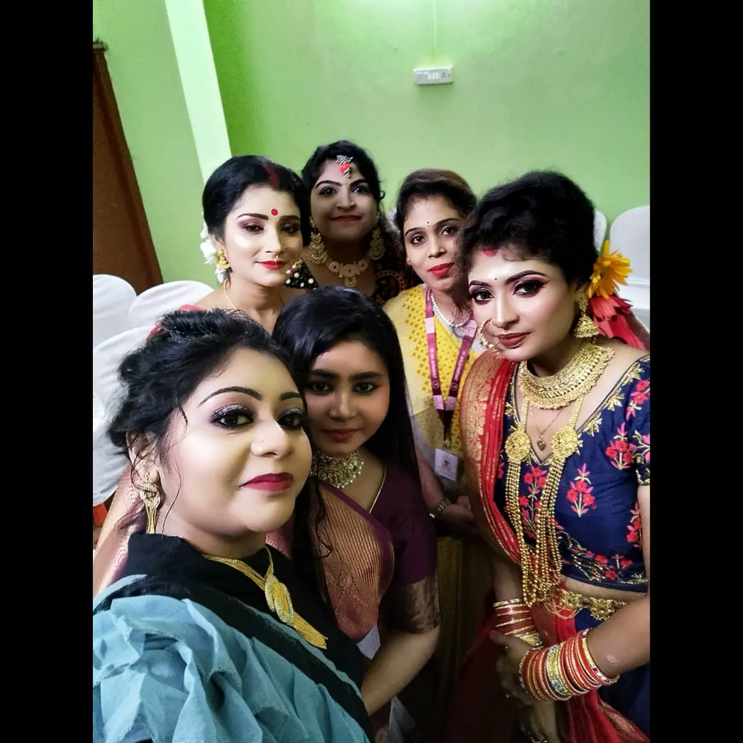 MANASIP84407897's tweet photo. Tanishq presents 
       Aishani           
         সর্বরূপে দেবী 
              সর্বরূপে শক্তি
Thank u so much @tanishqjewellery for inviting me and i m really glad to be a part of this event .....

#rampwalk #tanishqjewellery #fashionstyle #dresses #jwellery ❤️#tanishq https://t.co/Ro3DnTiv2z