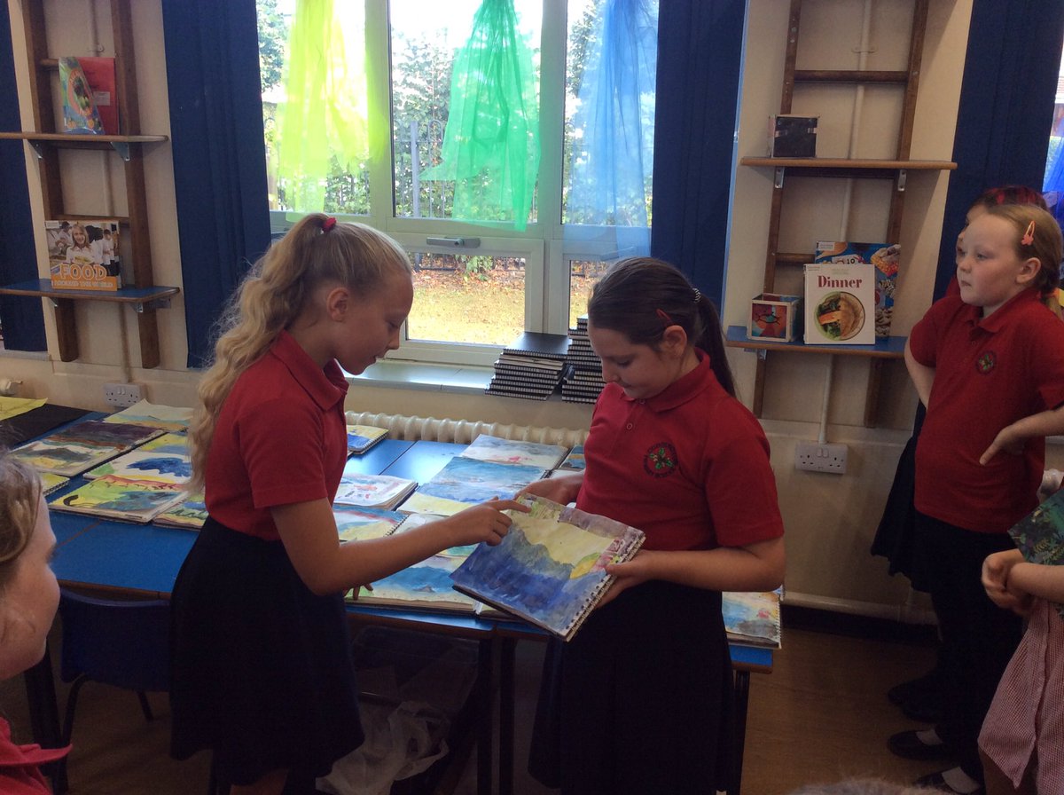 CuddingtonPri's tweet photo. @Janet_Bell #cuddingtonart
Tawny Owls are using paint mixing skills to create a coastal scene in the style of Janet Bell then we recieved feedback from our peers. https://t.co/EGPEm8ZfIp