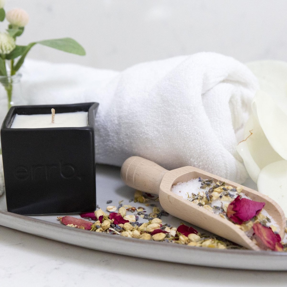 errbshop's tweet photo. Our self-care essentials include bath salts &amp; #errbshop candles☝️😌 What about you? 💫
#destress
#healthbenefits
#massage
#relief
#selflove
#spaday https://t.co/pvhb9nNQdF