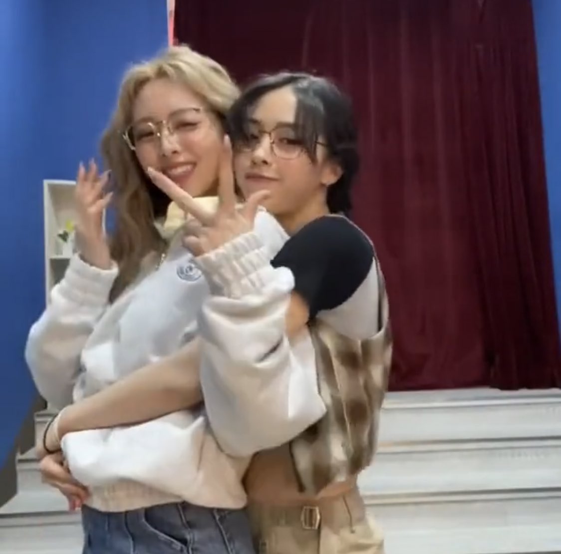 shiningryuna's tweet photo. just because im down bad…

2shin hugging each other— a thread https://t.co/KFUA2b5E2Z