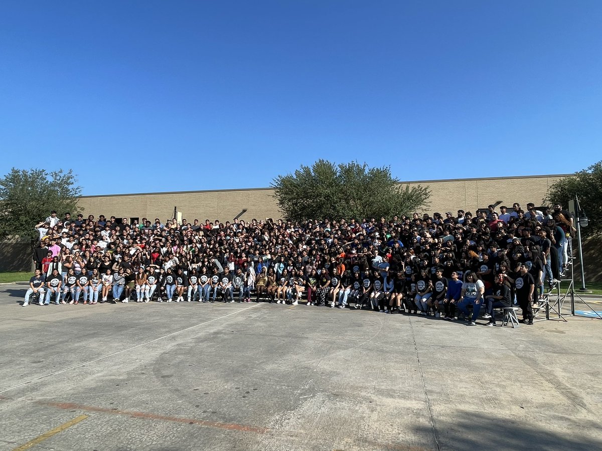 mikedorantes's tweet photo. The @SpringWoodsHigh Class of 2023
#SBISD #SpringWoods @SBISD https://t.co/6BUUtDTw5B