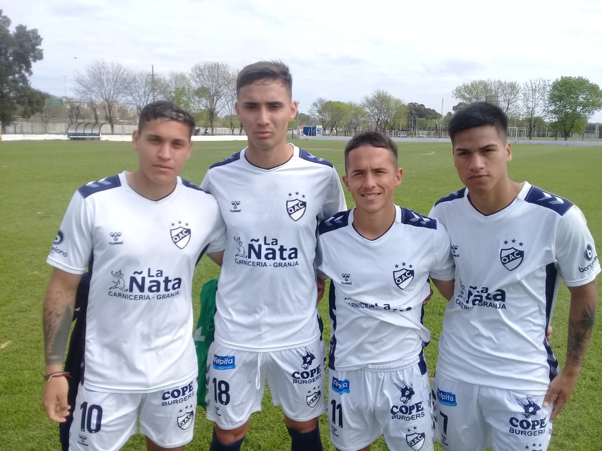 qacoficial's tweet photo. #FútbolJuvenil #Cuarta Final en Alsina y Lora. Quilmes venció por 4-0 a @almagroficial con goles de Damián Garcetti, Emanuel Juárez, Emanuel Benítez y Leandro Gutiérrez. https://t.co/Nw01BckXsH