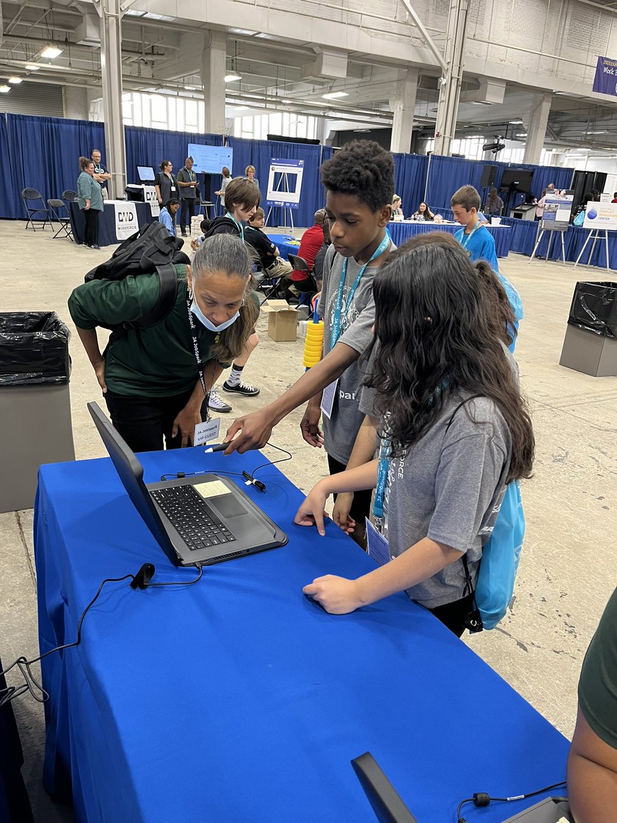 echeney2's tweet photo. Thank you @IPSSchools and @Jenxgal for educating our 10,900 8th graders on the importance of different career paths you can engage in during high school @JACentralInd’s #JAJobSparkIndy! @EmployIndy #GLPSCluster https://t.co/fa63XfEefF