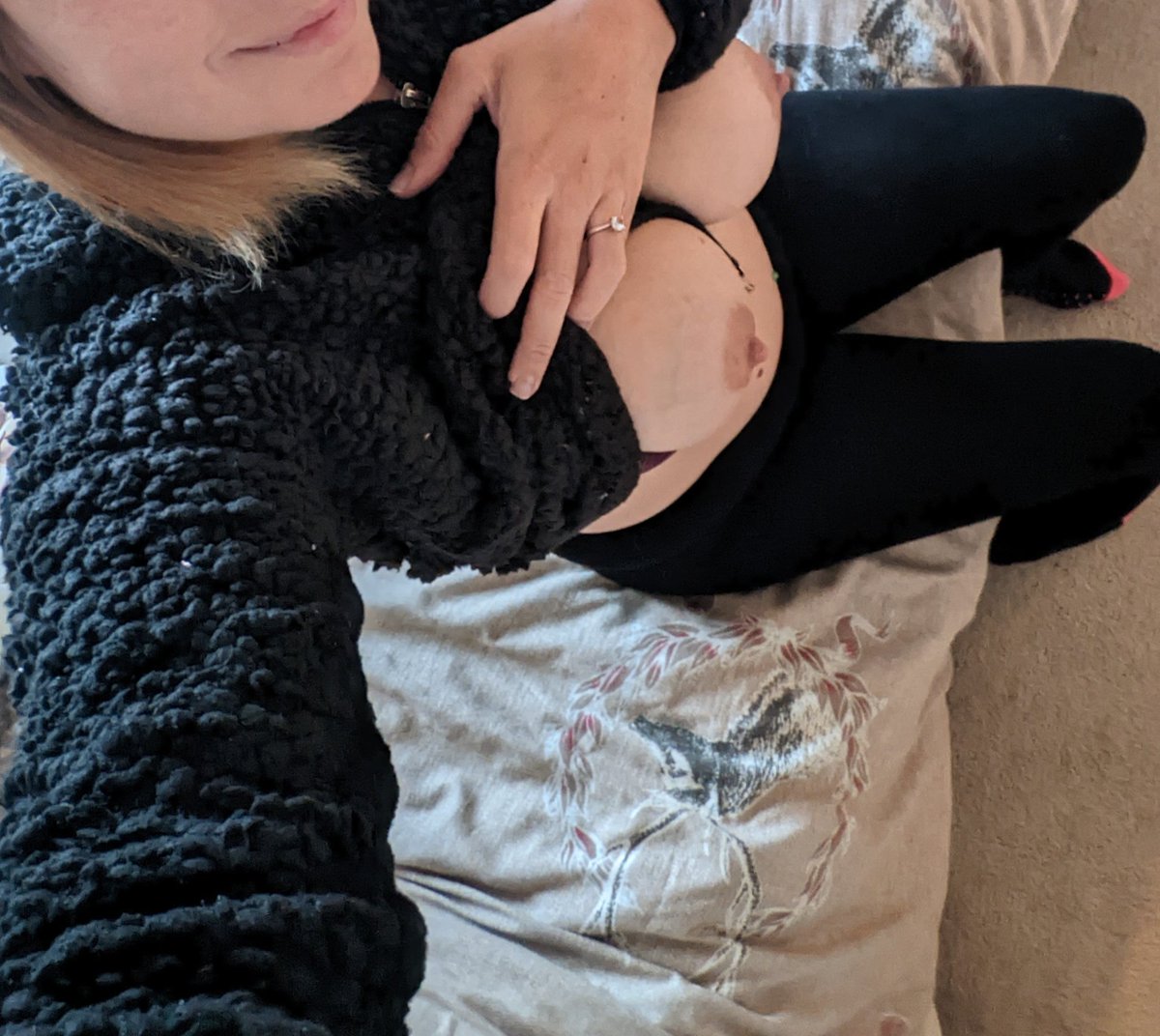 britcouple69's tweet photo. Rt if you love boob pics 😜 https://t.co/wps0x1HCt1