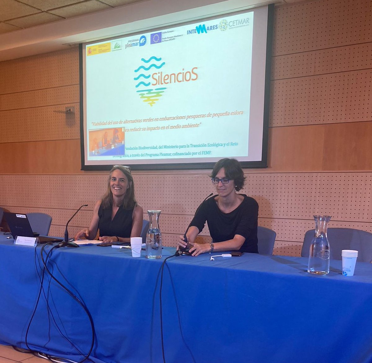 FundacionCETMAR's tweet photo. Comienza la jornada final del proyecto #Silencios en nuestra sede en #Vigo. La coordinadora de la Unidad de Tecnologías Marinas #UTMAR, Silvia Torres, acompaña a Margarita Junza, representante de la
@FBiodiversidad, en la apertura del evento #ProgramaPleamar #FEMP https://t.co/JccACmAaKA