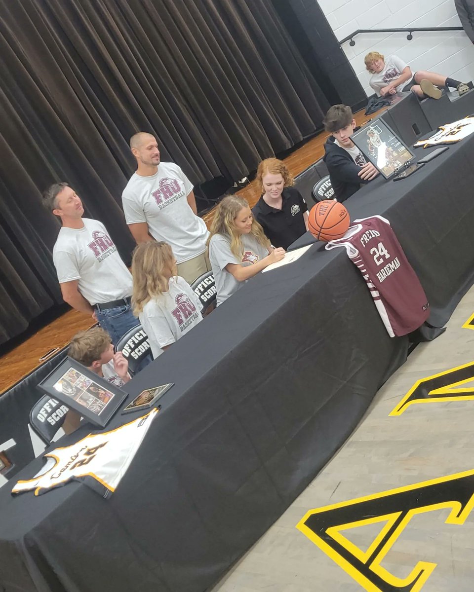 jerrystigall's tweet photo. Congratulations to @baileyymorriss1  an the Freed Hardeman Lady Lions !!! A quality young lady plus a #gymrat !!! You got a winner in 2023  !!! #hoops #hardworkpaysoff https://t.co/rCcop87cCD