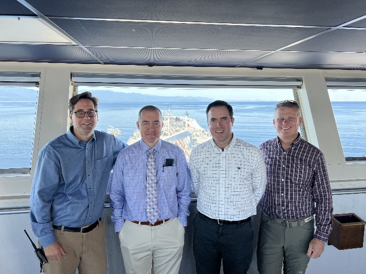 WA_Pilotage's tweet photo. HUGE thanks to @conocophillips and @FossMaritime for inviting our pilot trainees to attend a live tether exercise! What a great learning opportunity! 
#polartankers #pilotraining #marinepilot #tether #fosstugs #oiltransportationsafety https://t.co/9UqdvfhK5V