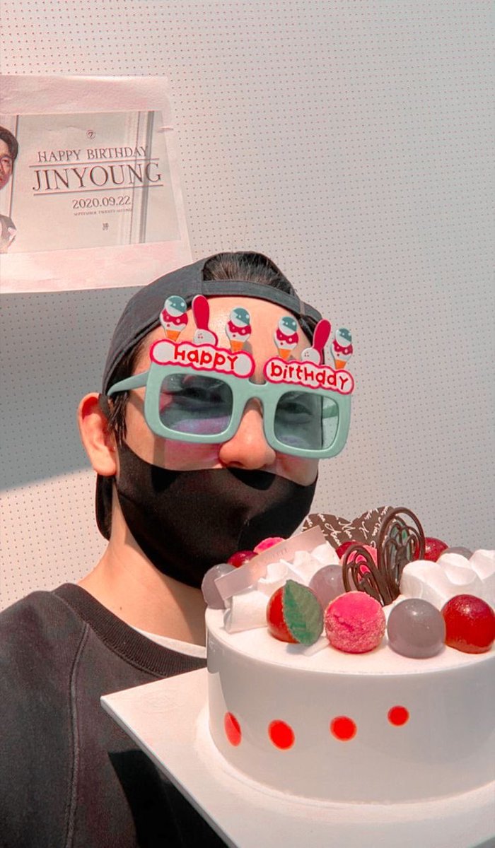 kamon0822's tweet photo. Happy Happy Birthday 
มีความสุขในทุกๆวันนะ
ดีใจที่โลกนี้มีเธอนะที่รัก
สุขส��นต์วันเกิดนะจินยอง
#ShiningOnJinyoungDay
#진영이_생일세포_오늘주인공
@JINYOUNG #GOT7 #Jinyoung https://t.co/VjXW0u6j3M