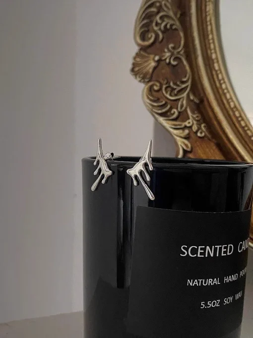 dripping studs :  