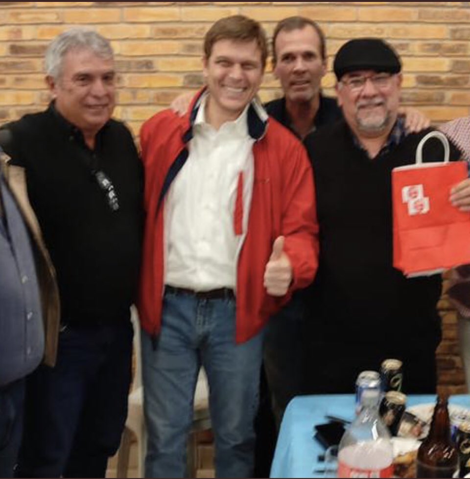 Muchas gracias al candidato a Vice Presidente de la República Juamma Brunetti <a href="/BrunettiJuanMa/">JuanMa Brunetti</a> por compartir conmigo en mi cumpleaños y por el gentil obsequio que me entregará. Gran abrazo amigo de toda la vida!