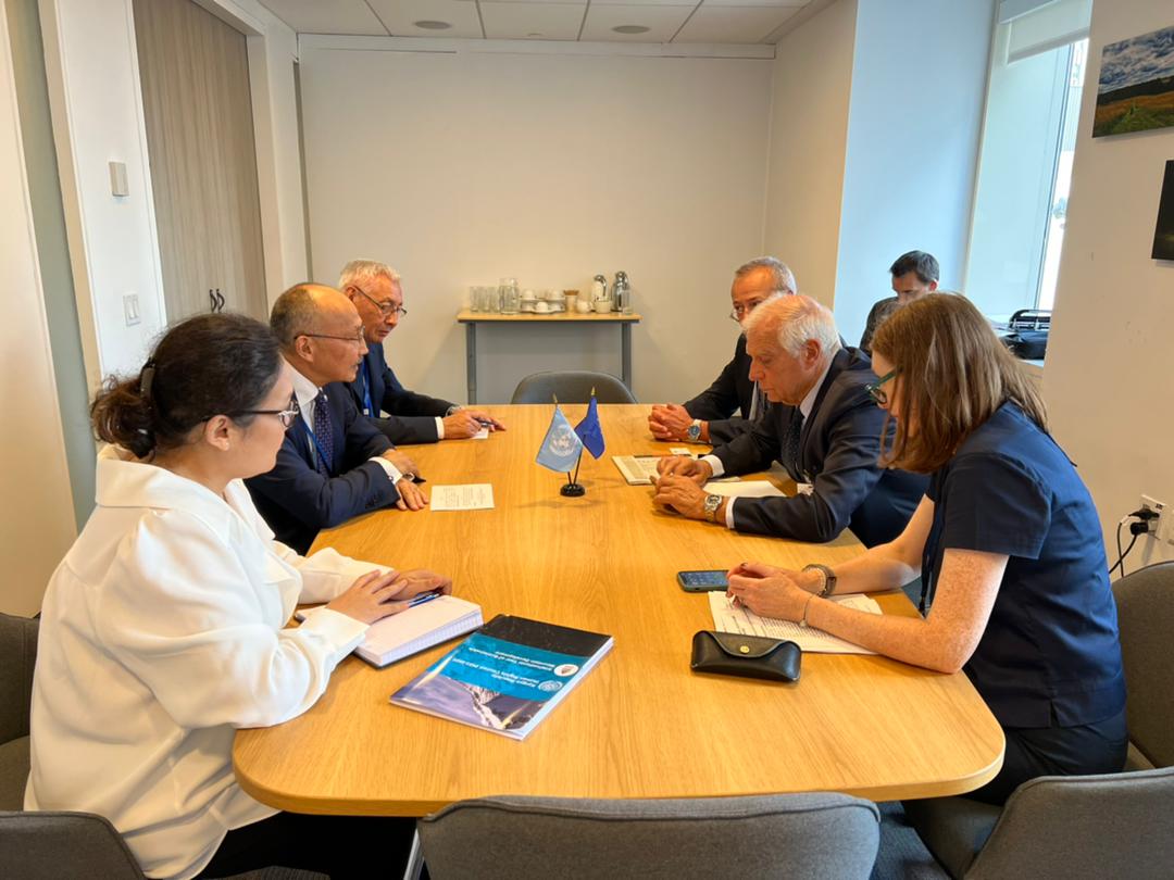 kgembassybe's tweet photo. Mr. M.Azymbakiev, Head of the Foreign Policy Department of the Presidential Administration, brought to the attention of #High_Representative of the #EU Mr. Josep Borrell a reliable chronology of the aggression of Tajikistan against Kyrgyzstan   https://t.co/KqDPXO5yWp https://t.co/b5tJbs32ip