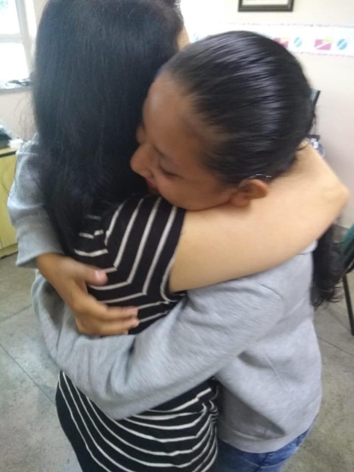 OticonFdn's tweet photo. This is 14 year-old Cleidi, from Brazil who received an exam and hearing aids from Dr. Julia Shih. Four days after her appointment, Cleidi visited Dr. Shih for a follow up appointment and said the biggest joy she had was being able to call her father. https://t.co/aHkJqpaAyD