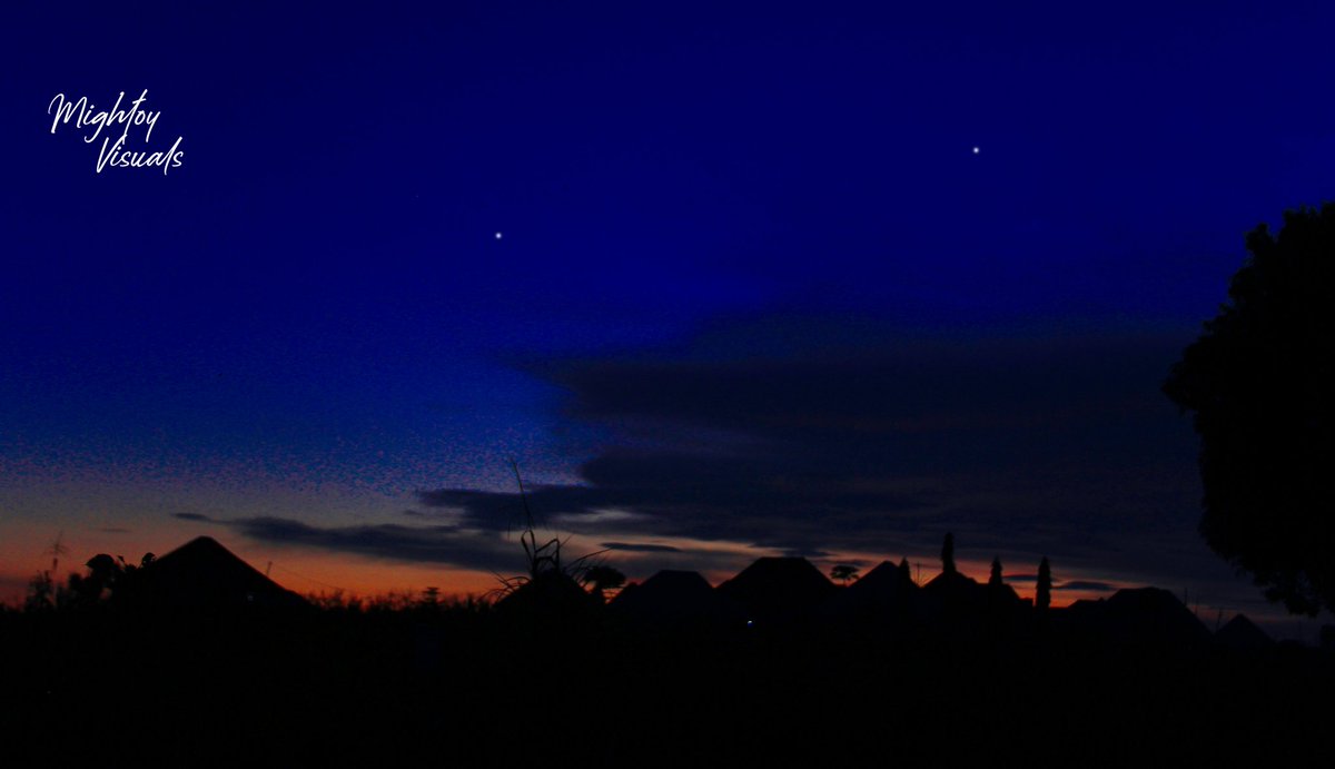 MightoyVisuals's tweet photo. โAim for the sky, but move slowly, enjoying every step along the way. It is all those little steps, that make the journey complete.โ
๐ธ๐ธ๐ธ@mightoyvisuals
#nature #night #blue #photography #landscapelovers #naturelovers #mightoyvisuals https://t.co/Dy8UKOmSxy