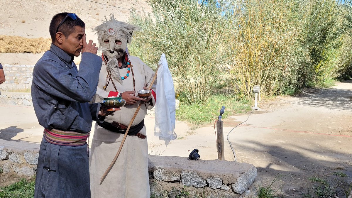 VikalpSangam's tweet photo. Celebrating Nas (Barley) a two-day Ladakh food festival to reclaim traditional foods of the Ladakh region.
We had talks from experts,panel discussions with the local entrepreneurs,farmers,folk performances & different groups cooking & sharing their versions of Ladakhi delicacies https://t.co/vtCpUN3Yjg