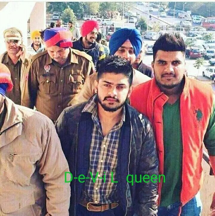 cuteprinses271's tweet photo. #kitabo par dhul #jamm jane se #kahaniya #khatm nahi hoti #wesupportlawrencebishnoi #lawrencebishnoigang https://t.co/RDWcejsGho