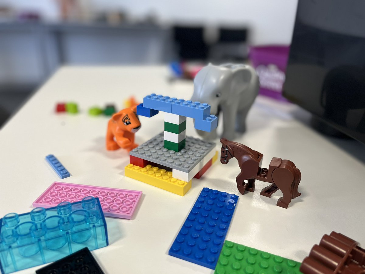 Claire Culley (@imcalledclaire) on Twitter photo Day 2 of L4 induction: LEGO! A communication challenge run by our fab <a href="/UOS_LrnServices/">UOS LearningServices</a> team! 📚 Day 2 of L4 induction: LEGO! A communication challenge run by our fab <a href="/UOS_LrnServices/">UOS LearningServices</a> team! 📚