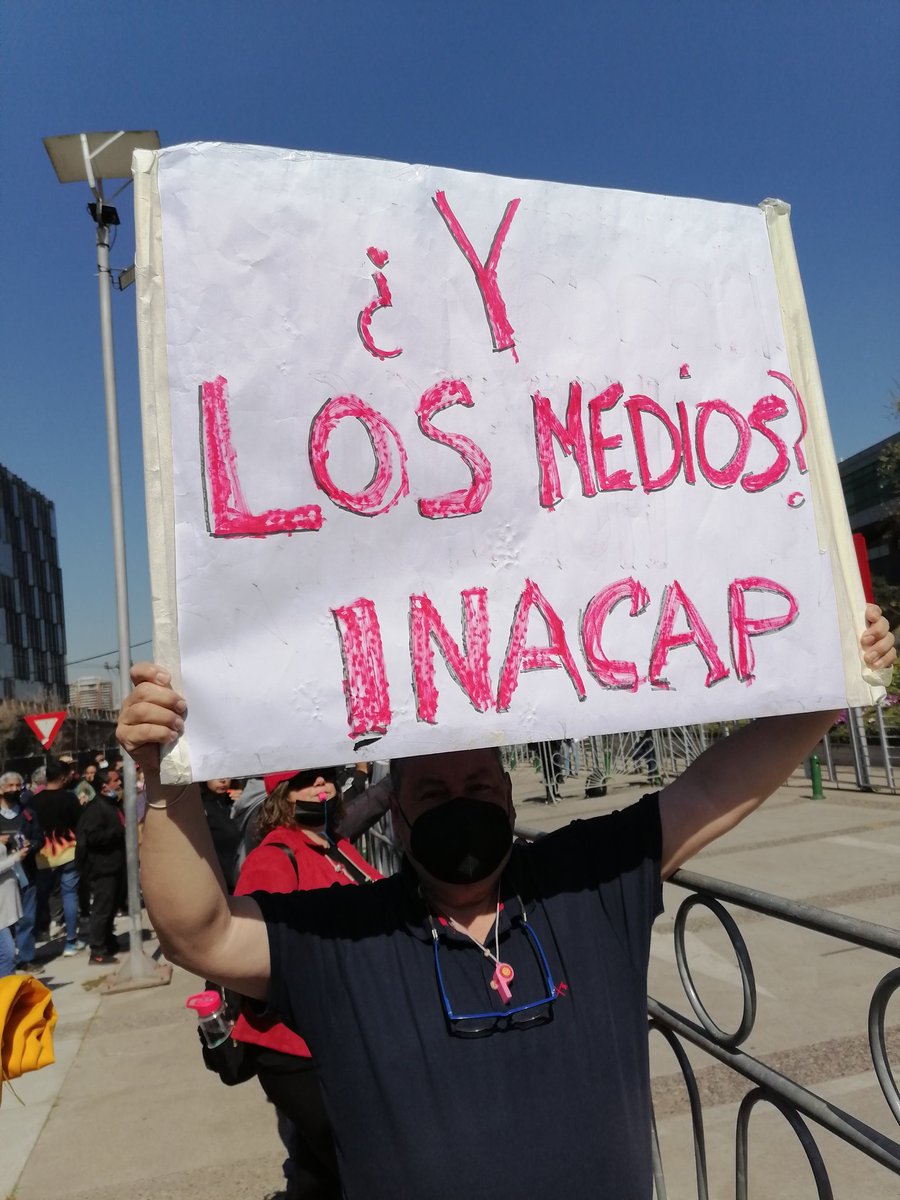 Marola90113682's tweet photo. Seguimos huelga Inacap y los medios donde están??? https://t.co/JLkn1WS3ZX