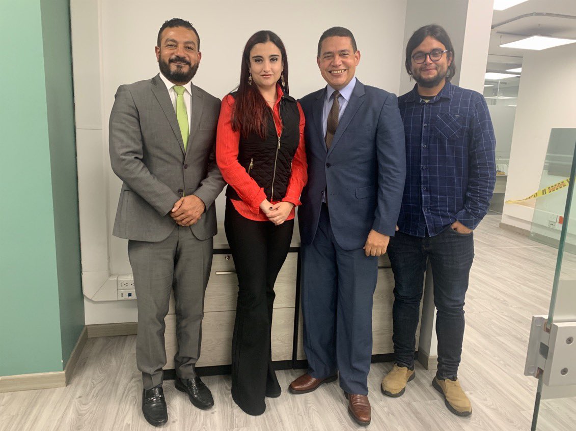 jennydanna1's tweet photo. 👉🏻Reunión con BORIS ZAPATA, Director de Competitividad y Sostenibilidad, del Centro de Innovación y Desarrollo Tecnológico - Ihub de #Monteria
👉🏻Seguimos posicionando la #Investigacion del grupo Reflexión Económica, Administrativa y Contable (#FULLREAC), Cat.A @UniLibertadores https://t.co/ifdw6EzOf5