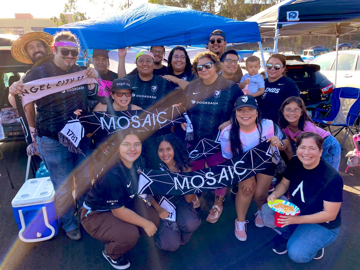 Mosaic1781's tweet photo. Game day morning! Here are some Mosaic Members caught in the wild. See you all later amorsitos, as ALWAYS we go for 90+ #AngelCityFC #LAvsWAS #WoSo #SiSabenComo #MePongo #PaqueMeInvitan @weareangelcity https://t.co/mjwNTx0BGb