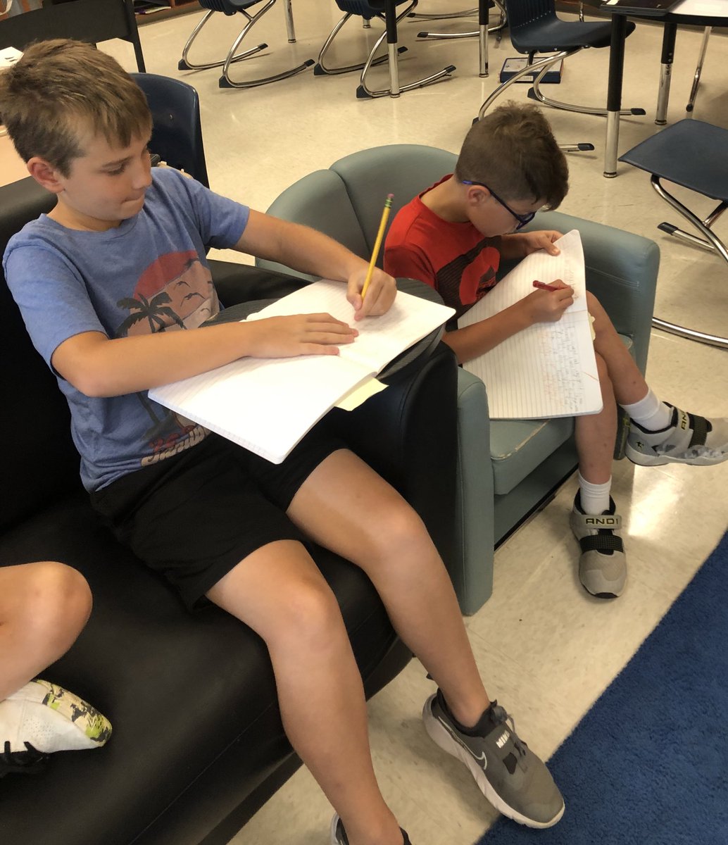 ms_aklamo's tweet photo. Few things make my teacher 💙happier than kids begging for more writing time! @WilsonElem #WeAreFHSD https://t.co/aD6adTbqsG