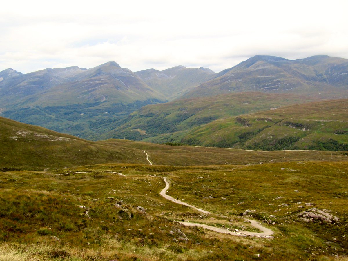 AwayMaja's tweet photo. The West Highland Way: Day 6! 🥾🏴
9 miles from #Kingshouse to #Kinlochleven
The shortest day of my hike, with unbelievable views in #Glencoe as I hiked up the #DevilsStaircase! And then beautiful views of the #Mamores on the other side ⛰
#WestHighlandWay #WHW @official_whw https://t.co/WIW5FlY1lV