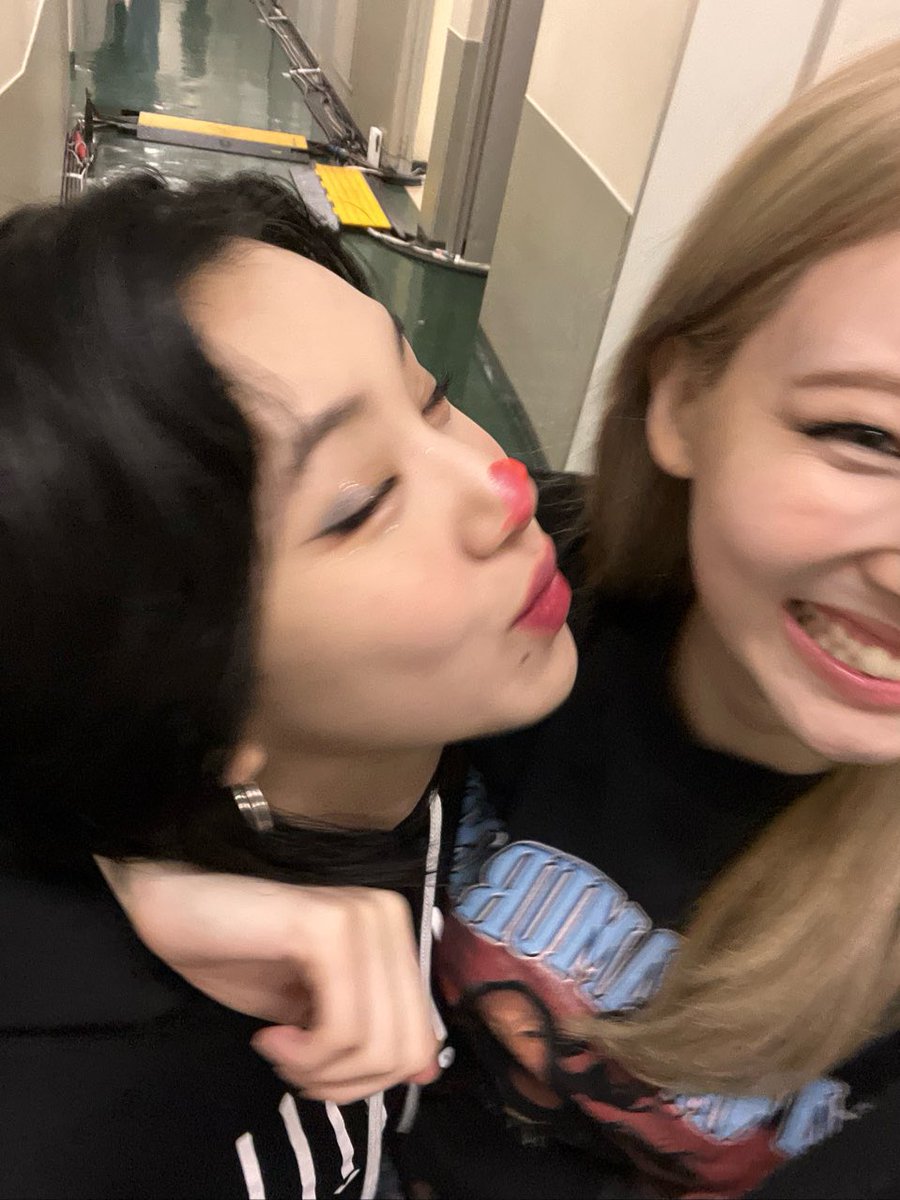 nachaengfile's tweet photo. #HappyNAYEONDay https://t.co/ecCOpg3K6Y