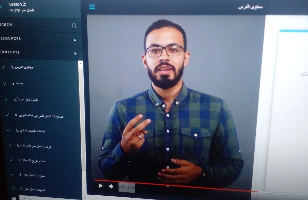 M_Gamal_Darwish's tweet photo. كنت بدرس كورس تبع @udacity وكل المحاضرين كانوا أجانب والموضوع كبير أوي سعادتك ، وأفاجأ بالصورة ديه وتلقائياً كنت فرحان اللي هو ايه ده !  : ده أحمد أبو زيد بتاعنا @droos_online ♥️حاجة في منتهى الجمال وفعلاً ده نتيجة اجتهاد وسعي والحقيقة إن الواحد ممتن لوجود محتوى هادف حالياً ♥️ https://t.co/Ep3kYOSqol