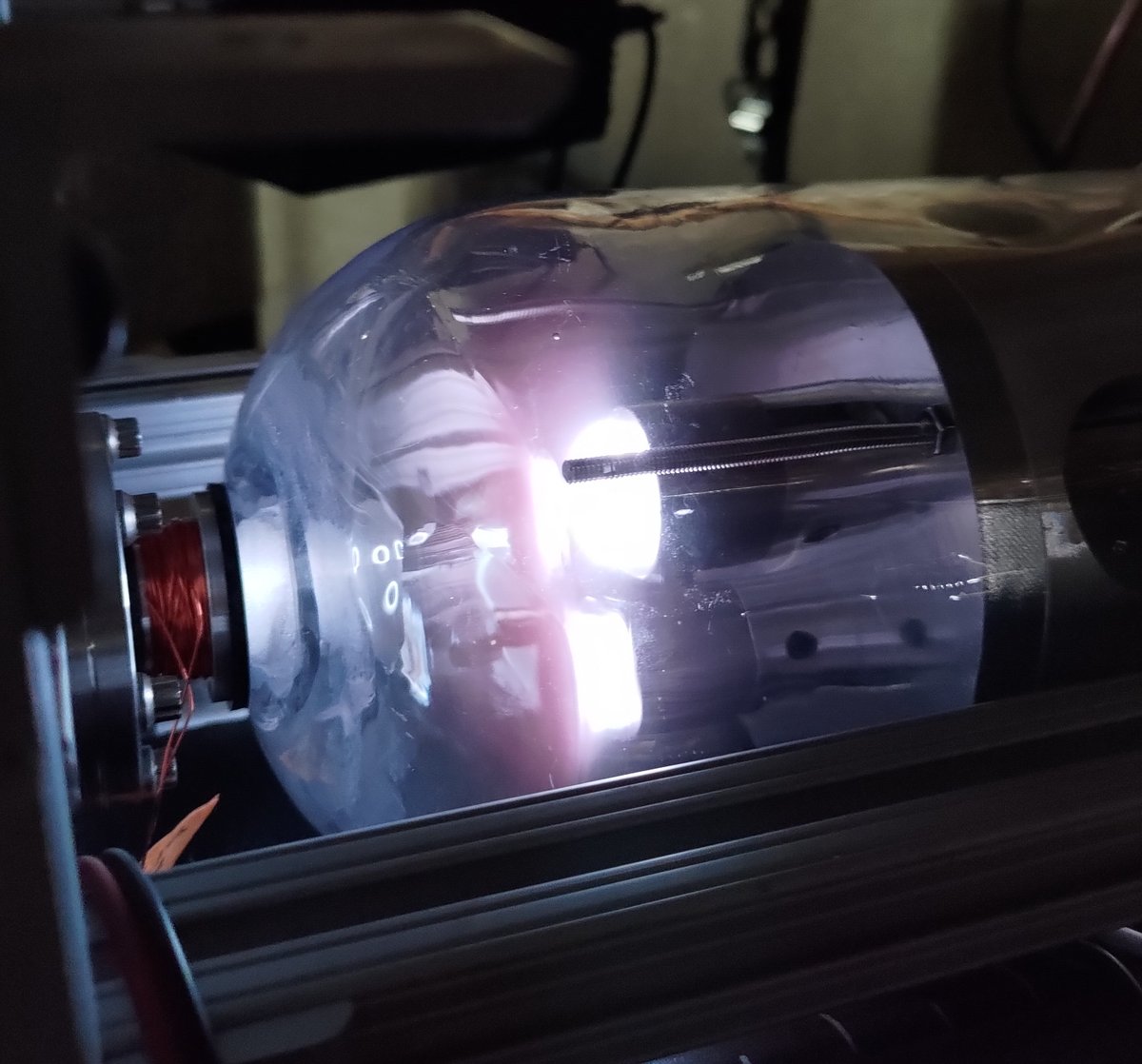 Horne Technologies' ion fuel source is now online!  This custom standalone fuel management system provides up to 30mA of ion current in a high percentage of ionization beam.   Plus, it looks cool.