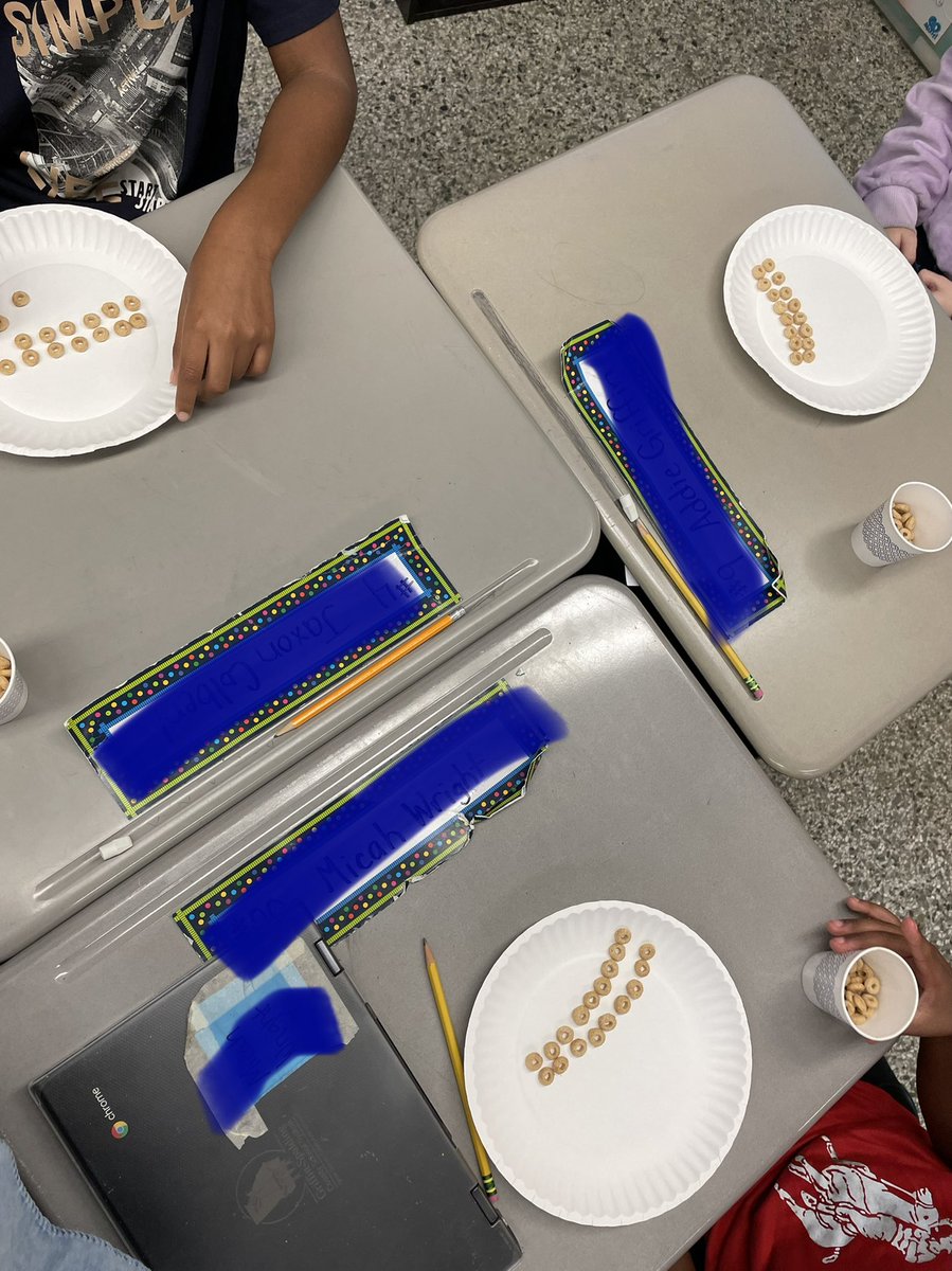 llnparks's tweet photo. Learning about arrays is always fun when we can eat our practice work! @OrrsElementary @MMathisGSCS @mdbcody #OrrsExcellence #MsParksClass https://t.co/WTTM4hPSGX