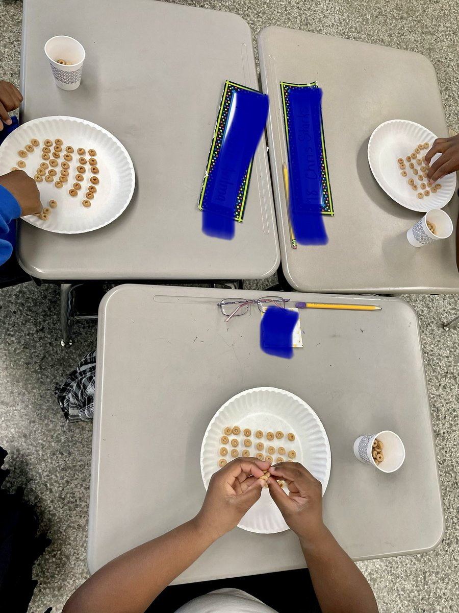 llnparks's tweet photo. Learning about arrays is always fun when we can eat our practice work! @OrrsElementary @MMathisGSCS @mdbcody #OrrsExcellence #MsParksClass https://t.co/WTTM4hPSGX