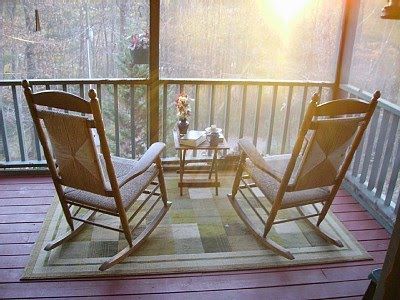 cuddleupcabins's tweet photo. Are you looking forward to waking up in the mountains with cool mornings and having coffee on the porch? https://t.co/iB8LVIcrkG