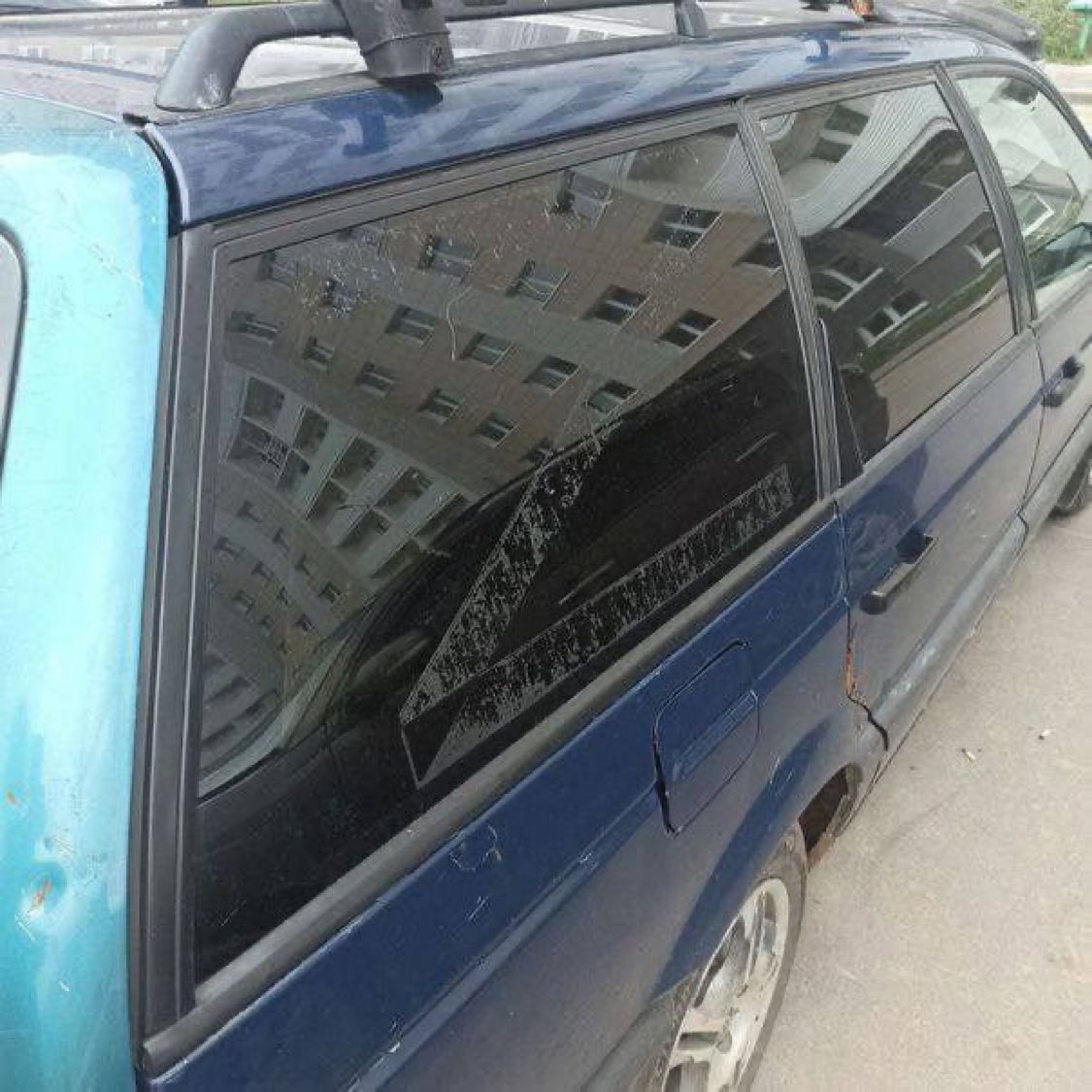 Echt ein 1a russischer Patriot 😂
Mal eben das Z von den Autoscheiben kratzen und dann ins Ausland flüchten wegen der #Teilmobilmachung