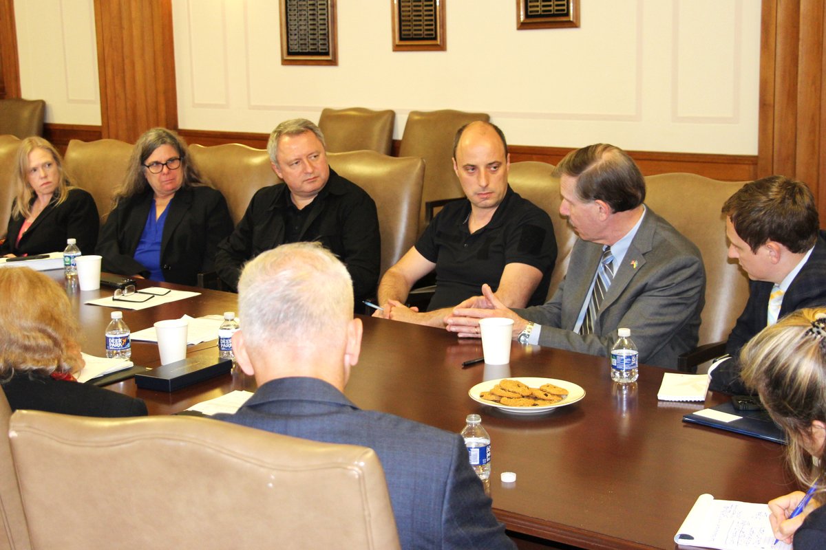 AndriyKostinUa's tweet photo. Met with @TheJusticeDept #KleptoCapture team to exchange experience in seizing assets of sanctioned persons. We agreed to strengthen cooperation with #TaskForceUA to identify the assets of Russian oligarchs. https://t.co/pqO3stboHj