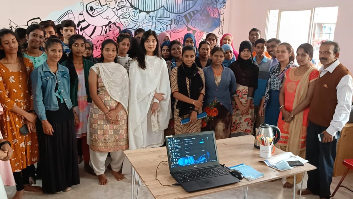 rgrfoundation's tweet photo. Ongoing programs in association with @Makkala_Jagriti for underprivileged youth aging from 16 to 29 at Sirur Park Ground and Gopalpura: 

* Computer skills Training Programs 
* Spoken English Training Programs
* Life Skills Development Programs 

Mahila Sangha’s also setup. https://t.co/1kp7z7LMRF
