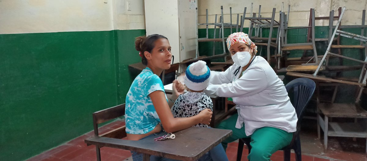 enciluz's tweet photo. Jornada médica especial, de todos un poco. Con el apoyo de 10 especialistas en el área médica y sus ramas. Gracias por su apoyo voluntariado a todo el equipo para beneficio de la comunidad.
Gracias a las alianzas @cendacofs @miapcc_aa @unibasilea 
Sigamos siendo luz. https://t.co/rUKWTqwbB2