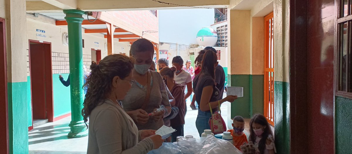 enciluz's tweet photo. Jornada médica especial, de todos un poco. Con el apoyo de 10 especialistas en el área médica y sus ramas. Gracias por su apoyo voluntariado a todo el equipo para beneficio de la comunidad.
Gracias a las alianzas @cendacofs @miapcc_aa @unibasilea 
Sigamos siendo luz. https://t.co/rUKWTqwbB2