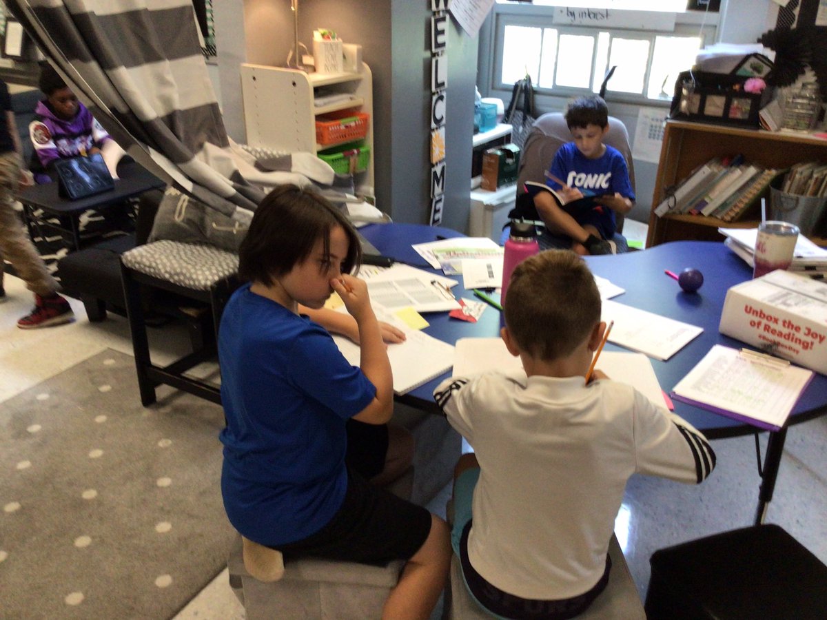 spitzstudents's tweet photo. Writing about animals from the animals point of view!
#writingin4thgrade
#mynameisalexthenewtweeter
@Ashtyaddi 
@psd
@dr_aaron1906 https://t.co/fYVXoZySt5