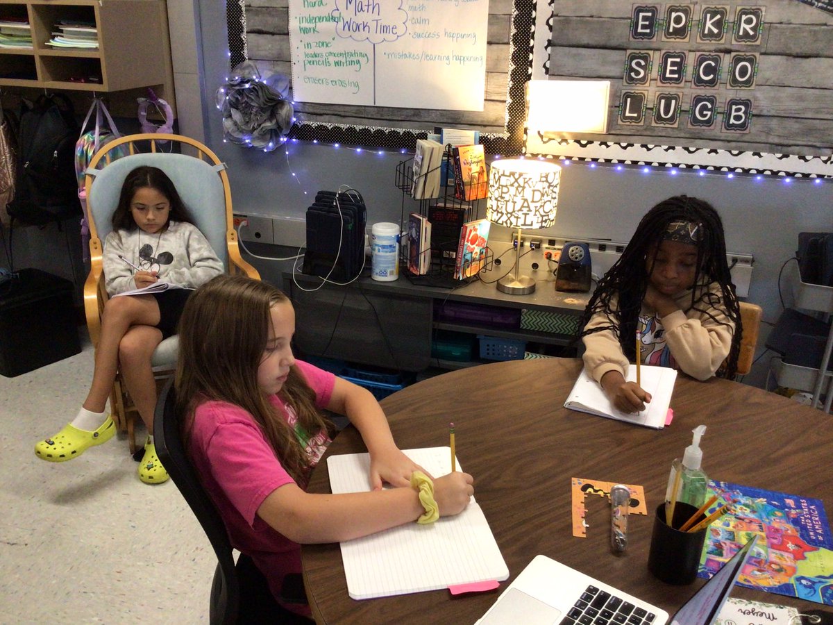 spitzstudents's tweet photo. Writing about animals from the animals point of view!
#writingin4thgrade
#mynameisalexthenewtweeter
@Ashtyaddi 
@psd
@dr_aaron1906 https://t.co/fYVXoZySt5