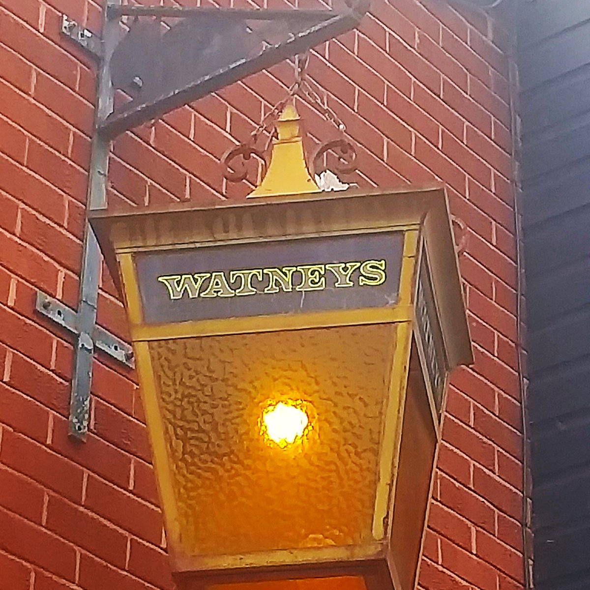 Bono66020372's tweet photo. #photo at the #front of - #TheBreweryTap here in #Norwich #SupportingPubs during this #EnergyCrises &amp; they are #alreadygetting #LudicrouslyHighEnergyBills #Itsabsolutely #Proposterous ! #Howcan people be #expected to #pay these #SkyHighEnergyBills? #Answeresonapostcard ! #How???? https://t.co/OibwOdfCFs