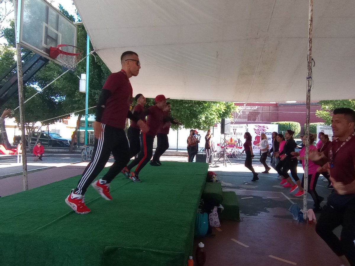 imcufideem2025's tweet photo. A través del @imcufideem2022 por instrucciones de @FerVilchisMx, para fomentar el deporte en #Ecatepec, el grupo "Continuemos con el ritmo #Fit22" imparte esta mañana una clase gratuita de #zumba en el parque "Quinto sol", en Cd. Azteca.
#SomosImcufideem
https://t.co/MS1l84N6yi https://t.co/ZWdRdcz2Zm
