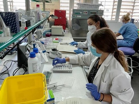 ScienceGTS's tweet photo. 📍Participa el 29 de septiembre en los talleres de SCI-DATES "Cita con los investigadores" de @Biobanco_HGUA, @MicrobiologiaH, Anatomía Patológica, Epidemiología y Análisis Clínicos

⏰17-20 horas

Consulta el programa 👉 https://t.co/5rqaPpmoKD

@isabial_iis @GVAsanitat @_regic https://t.co/lhTXhKx8EV
